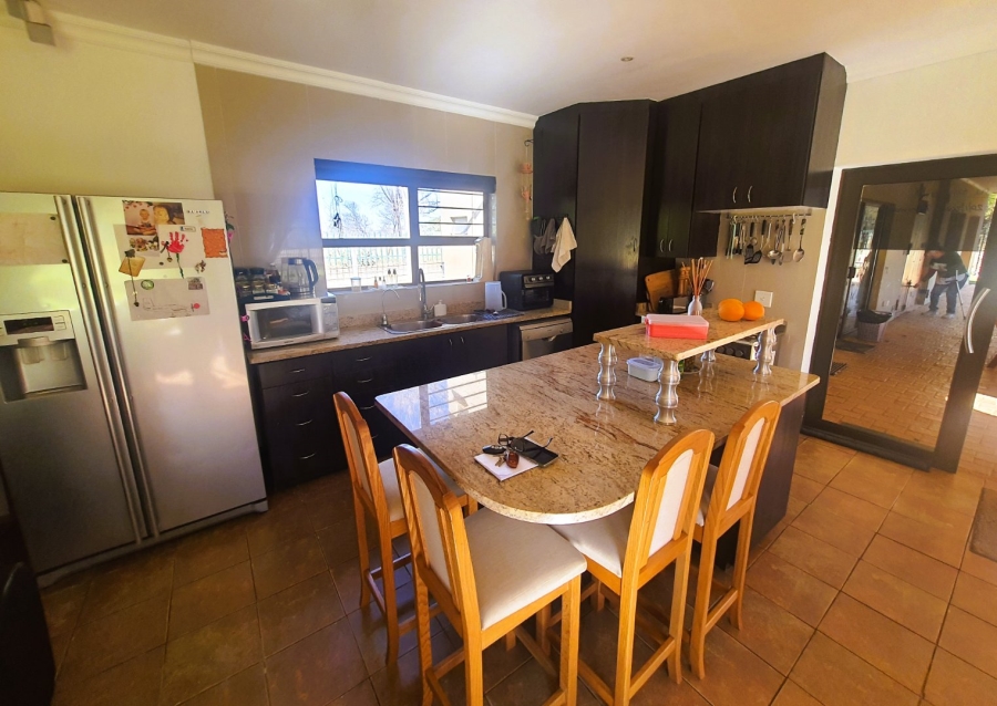 5 Bedroom Property for Sale in Rietfontein A H North West